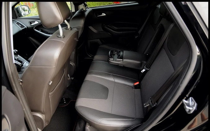 Ford Focus cena 27900 przebieg: 248116, rok produkcji 2011 z Świdnica małe 631